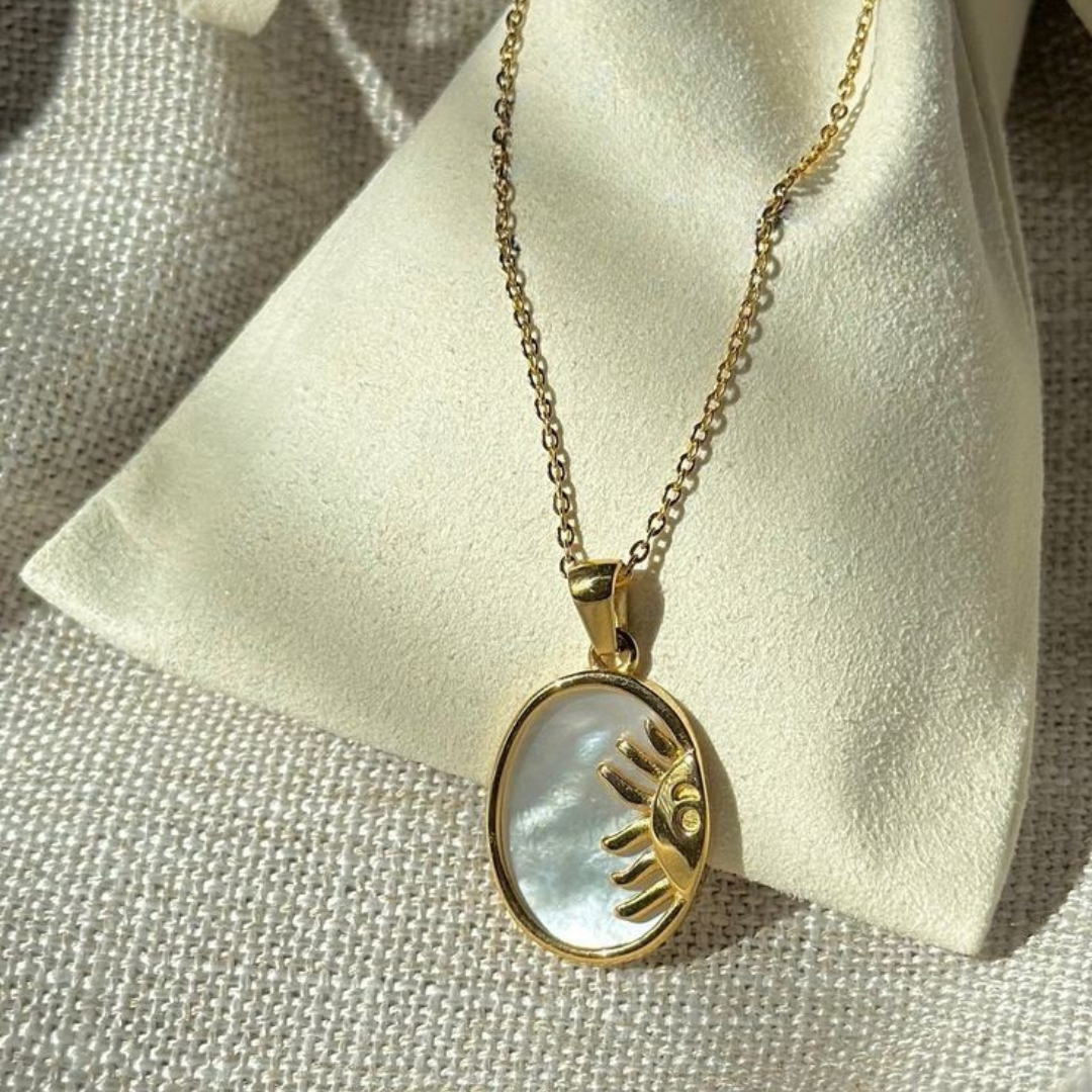 STELLA PENDANT NECKLACE